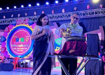 ତୋଷାଳୀ ଜାତୀୟ ହସ୍ତଶିଳ୍ପ ମେଳାର ସପ୍ତମ ସନ୍ଧ୍ୟା ରାଜ୍ୟ ତଥା ରାଜ୍ୟ ବାହାରର ପ୍ରାୟ ୧୯୦ରୁ ଊଦ୍ଧ୍ୱର୍ ହସ୍ତତନ୍ତ ଓ ବୟନ କାରିଗରଙ୍କ ଅଂଶଗ୍ରହଣ