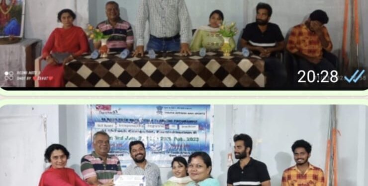 ପାରଳାଖେମୁଣ୍ଡି ସ୍ଥିତ ୟୁଟେକ୍ କମ୍ପ୍ୟୁଟର କେନ୍ଦ୍ର ଠାରେ ନେହୁରୁ ଯୁବ କେନ୍ଦ୍ର ଦ୍ଵାରା ୪୫ଦିନଧରି ଅନୁଷ୍ଠିତ ବିୟୁଟି ପାର୍ଲର ଟ୍ରେନିଂ କାର୍ଯ୍ୟକ୍ରମ ଉଦଯାପିତ