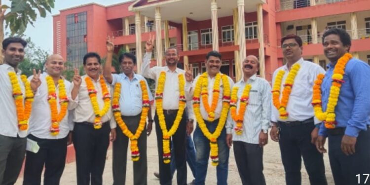 ପାରଳାଖେମୁଣ୍ଡି ବାର ଆସୋସଏସନର ସଭାପତି : ସିଦ୍ଧେଶ୍ୱର ମିଶ୍ର ଓସମ୍ପାଦକଭାବେ ଏମ.ପୃଥିଭିରାଜ ନିର୍ବାଚିତ