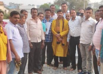 ହରିଶଙ୍କର ସୌନ୍ଦର୍ଯ୍ୟକରଣ ନାଁ ରେ ଦୋକାନ ବଜାର ଉଚ୍ଛେଦ ନୋଟିସ କୁ ବିରୋଧ କରି ହରିଶଙ୍କର ବିକାଶ ମଞ୍ଚ ଓ ବଣିକ ସଂଘ ର ଉପଜିଲ୍ଲାପାଳ କାର୍ଯ୍ୟାଳୟ ଘେରାଉ ନିଷ୍ପତ୍ତି