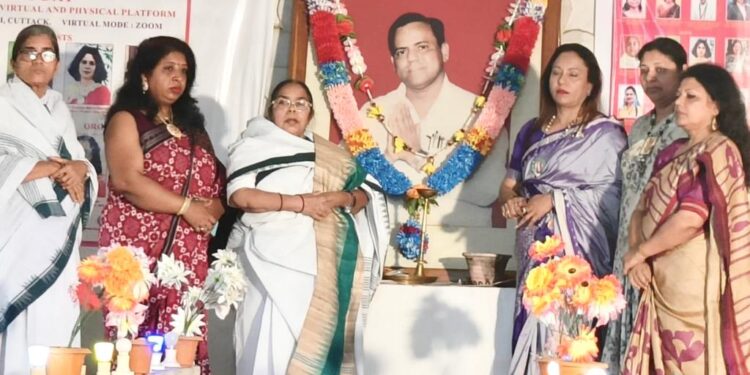 ବିଶ୍ବର ନାରୀନେତ୍ରୀ ମାନଙ୍କର ସମାନ ମାନ୍ୟତା ପାଇଁ ରଣହୁଙ୍କାର