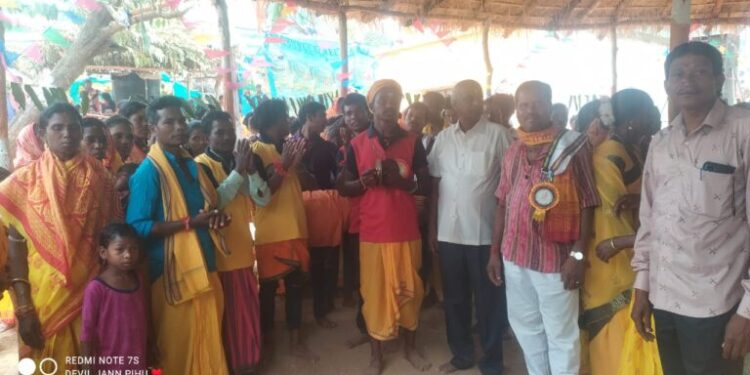 ଜିଲ୍ଲା ସଭାପତି ଙ୍କ ଖାରିପଦା ଗ୍ରାମରେ ଥିବା ମା ଦାରୁପାଣୀ ଶକ୍ତି ପୀଠ ପରିଦର୍ଶନ