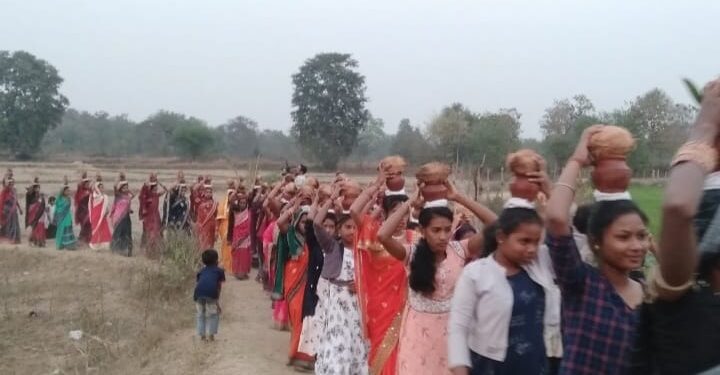 ଚବିଶ ପ୍ରହରୀ ନାମ ଯାଜ୍ଞପାଇଁ କଳସ ଶୋଭାଯାତ୍ରା