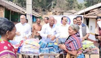 ରାୟଗଡ ନାଗରିକ ମଞ୍ଚ ପକ୍ଷରୁ ଗୁମ୍ମା ଲେଲିବାଡି ଗାଆଁରେ ର ବସ୍ତ୍ରଦାନ କାର୍ଯ୍ୟକ୍ରମ