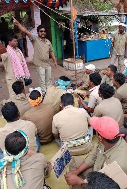 ତୃତୀୟ ଦିନ ଷ୍ଟେରିଙ୍ଗ ଛାଡ ଆନ୍ଦୋଳନର ଡ୍ରାଇଭର୍ ମହାସଂଘ : ଧର୍ମଘଟ ଅନିର୍ଦ୍ଦିଷ୍ଟ କାଳ ପର୍ଯ୍ୟନ୍ତ ଅଖ ବନ୍ଦ ଚକା ବନ୍ଦ ପାଳନ