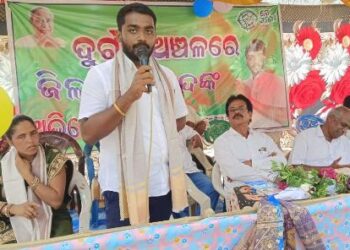 ଗଜପତିରେ ପ୍ରଥମ ଦୁର୍ଗମ ଅଞ୍ଚଳ ଗସ୍ତ କରି ଲୋକଙ୍କ ସୁଖଦୁଃଖ ଶୁଣିଲେ ଜିଲ୍ଲା ପରିଷଦ ସଭ୍ୟ