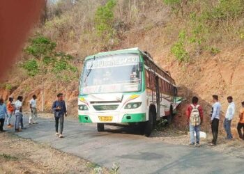 ଘୋରଇ ବସ୍ ରେ କନ୍ୟାକୁ ଛାଡି ଫେରୁଥିବା ସମୟରେ ଦୁର୍ଘଟଣା ଘଟି ଦୁଇ ଗୁରୁତର