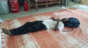 ଶିକ୍ଷକଙ୍କ ଅଜବ କାରନାମା : ମଦ ପିଇ ଆସି ସ୍କୁଲ୍‌ରେ ଶୋଇଲେ