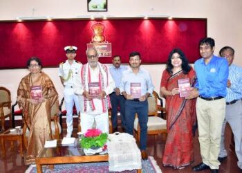 ‘ଡ. ଅଶୋକ କୁମାର ମହାନ୍ତି : ଜର୍ଣ୍ଣି ଅଫ୍‌ ଏ ପ୍ରଫେସର’ ପୁସ୍ତକ ରାଜ୍ୟପାଳଙ୍କ ଦ୍ୱାରା ଲୋକାର୍ପିତ