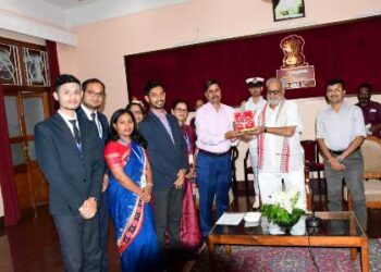ମାନ୍ୟବର ରାଜ୍ୟପାଳ ପ୍ରଫେସର ଗଣେଶୀ ଲାଲଙ୍କୁ ନିଯୁକ୍ତି ପ୍ରଶିକ୍ଷଣ ନେଉଥିବା ୩୧ ଜଣ ଓଡିଶା ପ୍ରଶାସନିକ ସେବା ଅଧିକାରୀଙ୍କସାକ୍ଷାତ