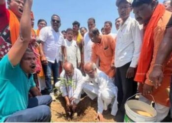 ବୃକ୍ଷ-ରୋପଣ କଲେ ବାଲେଶ୍ୱର ର ମାନ୍ୟବର ସାଂସଦ ଶ୍ରୀଯୁକ୍ତ ପ୍ରତାପ ଚନ୍ଦ୍ର ଷଡ଼ଙ୍ଗୀ