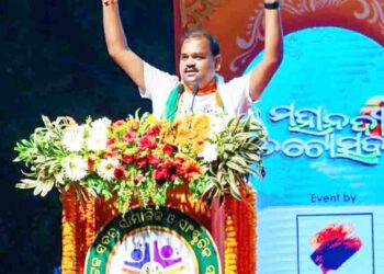 ଉଦଯାପିତ ହେଲା ମହାନଦୀ ତଟତ୍ସୋବ : ନୃତ୍ୟଗୀତରେ ଝୁମିଲେ ଉପସ୍ଥିତ ଦର୍ଶକ