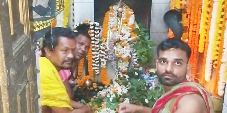 ମେ ୯ ରେ ଆରମ୍ଭ ଫୁଲନଖରା କାଚରାମାଳ ଗ୍ରାମର ଲକ୍ଷେଶ୍ୱରଙ୍କ ଚନ୍ଦନ ଚାପ ଓ ଯାତ୍ରା