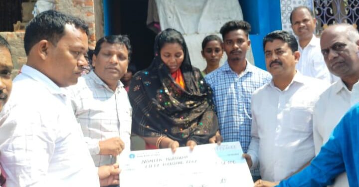 ବେଙ୍ଗାଲୁରୁରେ ମୃତକଙ୍କ ପରିବାରକୁ ସତାୟତା ପ୍ରଦାନ