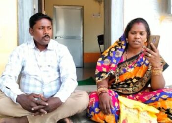 ଚନ୍ଦ୍ରଗିରି ପଞ୍ଚାୟତ ସମ୍ମୁଖରେ ଧାରଣା ଦେଲେ ଆତ୍ମସମର୍ପଣ କାରୀ ମାଓବାଦୀ