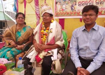 ମହେନ୍ଦ୍ରଗଡ ହାଇସ୍କୁଲ ହିନ୍ଦୀ ଶିକ୍ଷକଙ୍କୁ ସମ୍ବଦ୍ଧିତ
