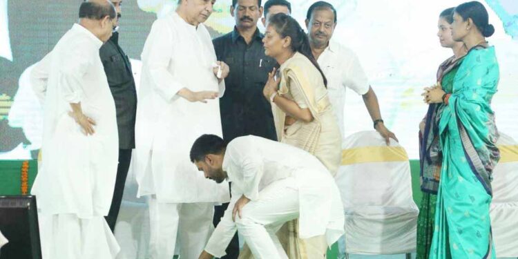 ଝାରସୁଗୁଡା ନିର୍ବାଚନମଣ୍ଡଳୀର ପ୍ରିୟ ଭାଇ ଓ ଭଉଣୀମାନେ, ଆପଣମାନଙ୍କୁ ସମସ୍ତଙ୍କୁ ମୋର ଜୁହାର