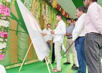 ମୋହନା ବ୍ଲକ ଗସ୍ତରେ ୫-ଟି ସଚିବ, ବିଜୁ ଏକ୍ସପ୍ରେସ ରାସ୍ତା ର ସମୀକ୍ଷା ସହ ଲୋକଙ୍କ ଅଭାବ ଅସୁବିଧା ବୁଝିଲେ