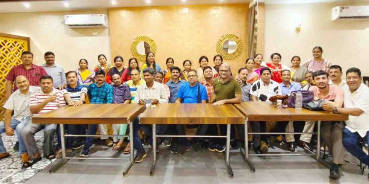 ଗୋପବନ୍ଧୁ ଉଚ୍ଚ ପ୍ରାଥମିକ ବିଦ୍ୟାଳୟ, ରୋଡ -୪, ୟୁନିଟ -୯ , ଭୁନେଶ୍ବର ର 1980 ବ୍ୟାଚର ଛାତ୍ର ଛାତ୍ରୀ ମାନଙ୍କର ବନ୍ଧୁ ମିଳନ