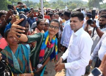 କଥା ଦେଇ କଥା ରଖିଲେ ୨୪ ଘଣ୍ଟା ମଧ୍ୟରେ ୨୩ ଟି କଲେଜ କୁ ୫ଟି ରୂପାନ୍ତରିତ ପାଇଁ ମୁଖ୍ୟମନ୍ତ୍ରୀ ସହାୟତା ରାଶି ଘୋଷଣା
