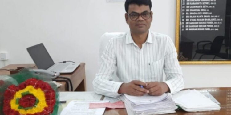 ପାରଳାଖେମୁଣ୍ଡି ଠାରେ ଏକାଦଶ କୃଷି ଗଣନା ୨ୟ ପ୍ରର୍ଯ୍ୟୟ ଜିଲ୍ଲାସ୍ତରୀୟ ସମନ୍ୱୟ କମିଟି ବୈଠକ ଅନୁଷ୍ଠିତ