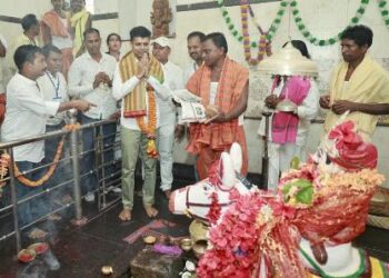 ୫-ଟି ସଚିବଙ୍କ କଳାହାଣ୍ଡି ଗସ୍ତର ଦ୍ବିତୀୟ ଦିନ : ମା ଇନ୍ଦ୍ରାବତୀ ମନ୍ଦିର ଓ ମ୍ୟୁଜିଅମ କମ୍ପ୍ଲେକ୍‌ସ ପାଇଁ ଆଉ ୧୪ କୋଟି