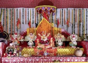 ବାଲିଗୁଡାର ଐତିହାସିକ ଠାକୁରାଣୀ ଯାତ୍ରାର ବିଶ୍ରାମ ଦିବସ : କଟକର ନବରଙ୍ଗ ସଙ୍ଗୀତରେ ଝୁମିଲେ ଦର୍ଶକ ଓ ଭକ୍ତ
