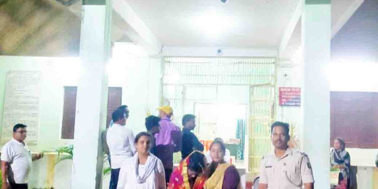 ଓଡଗାଁ ଶୁଣ୍ଢୀ ଝୋଲା ଗ୍ରାମ ରେ ବିଳମ୍ବିତ ରାତିରେ ଏକ ବାଲ୍ୟ ବିବାହ କୁ ରୋକା ଯାଇଥିଲା – ନୟାଗଡ଼ ଚାଇଲଡ ଲାଇନ