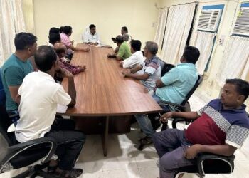 ଆରଟିଓଙ୍କ କନ୍ଫରେନ୍ସ ହଲରେ ପୁରୀ ସହରର ବିଭିନ୍ନ ଅଟୋ ଚାଳକ ସଂଘ ସହିତ ମାନଙ୍କୁ ନେଇ ଏକ ବୈଠକ ଆୟୋଜନ କରାଯାଇଥିଲା