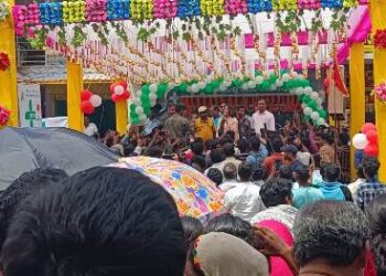ମୋହନା ଗ୍ରାମରେ ମେଡିକାଲ୍ ଷ୍ଟୋର ଉଦ୍ଘାଟନରେ ଉଛବରେ ଯୋଗଦେଲେ – ଓଡିଆ ସିନେମା ଅଭିନେତ୍ରୀ ଭୂମିକା