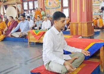ପଦ୍ମ ସମ୍ଭବ ରେ ପୂଜାର୍ଚ୍ଚନା ସହ ଧ୍ୟାନ ରେ ବସିଲେ ୫ଟି ସଚିବ