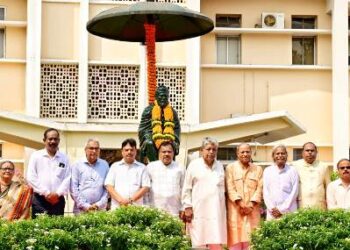 ବିଧାନସଭା ପରିସରରେ ଉତ୍କଳମଣିଙ୍କୁ ଶ୍ରଦ୍ଧାଞ୍ଜଳି