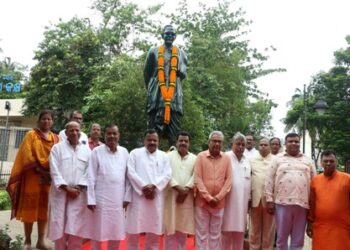 ବିଧାନସଭା ପରିସରରେ ମହାନ ଜନନାୟକ ନବକୃଷ୍ଣ ଚୌଧୁରୀଙ୍କୁ ଶ୍ରଦ୍ଧାଞ୍ଜଳି