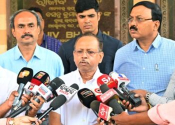 ରେଳ ଦୁର୍ଘଟଣା ଉଦ୍ଧାର କାର୍ଯ୍ୟରେ ସ୍ଥାନୀୟ ଜନସାଧାରଣ ଙ୍କ ସହଯୋଗ ଅତ୍ୟନ୍ତ ପ୍ରଶଂସନୀୟ : ମୁଖ୍ୟ ଶାସନ ସଚିବ
