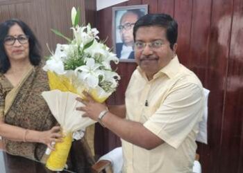 ଉତ୍କଳ ୟୁନିଭର୍ସିଟିର କୁଳପତିଙ୍କ ଉଚ୍ଚଶିକ୍ଷା ମନ୍ତ୍ରୀଙ୍କ ସହ ସାକ୍ଷାତ ଆଲୋଚନା