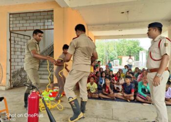 ଅସୁରବନ୍ଧ ବାତ୍ୟା ଆଶ୍ରୟସ୍ଥଳୀରେ ସାମୁହିକ ଅଭ୍ୟାସ