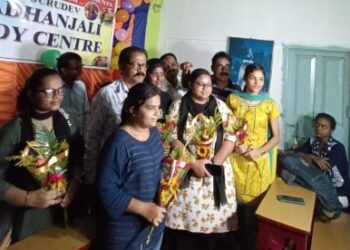 ଶ୍ରଦ୍ଧାଞ୍ଜଳି ଷ୍ଟଡି ସେଣ୍ଟର ପକ୍ଷରୁ ଯୁକ୍ତ ୨ କଳାରେ ସଫଳତା ଅର୍ଜନ କରିଥିଵା ଛାତ୍ରଛାତ୍ରୀଙ୍କୁ ସମ୍ବର୍ଦ୍ଧନା