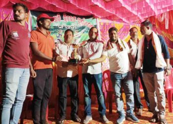 ଲେଙ୍କୁଡ଼ି ପଡ଼ା କ୍ରିକେଟ୍ ଟିମ୍ କୁ ହରାଇ ଦଶପଲ୍ଲା ବିଜୟୀ