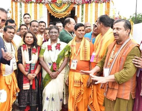 ଦିଲ୍ଲୀ ହାଉଜଖାସ ମନ୍ଦିରରେ ମହାସମାରୋହରେ ରଥଯାତ୍ରା ପାଳନ ; ରାଷ୍ଟ୍ରପତିଙ୍କର ଜନ୍ମଦିନରେ ଦିଅଁ ଦର୍ଶନ