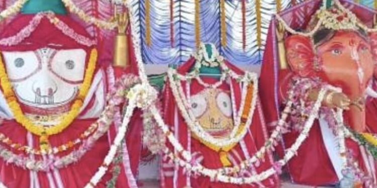 ଉପାନ୍ତ ଶ୍ରୀକ୍ଷେତ୍ର ପାରଳାଖେମୁଣ୍ଡି ଶ୍ରୀମନ୍ଦିରରେ ପବିତ୍ର ଦେବସ୍ନାନ ପୁର୍ଣିମା ଉତ୍ସବ ଅନୁଷ୍ଠିତ