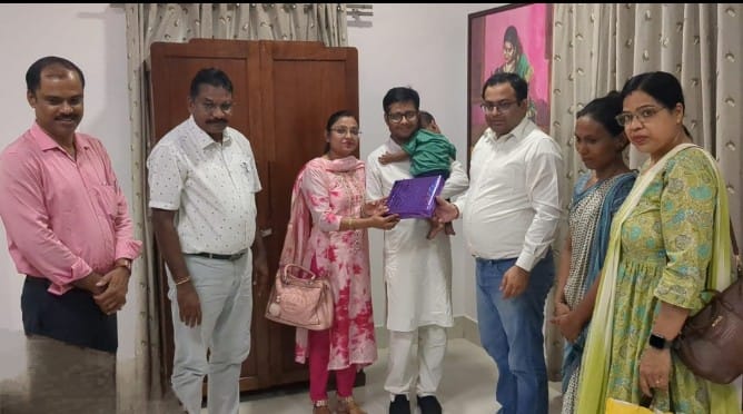 ଝାଡଖଣ୍ଡ ଦମ୍ପତ୍ତିଙ୍କ ଗଜପତିରୁ ପୋଷ୍ୟ ସନ୍ତାନ ଗ୍ରହଣ