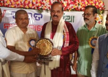 ଜି ଟିଭି ଭାରତ ଓଡ଼ିଆର ୬ଷ୍ଠ ବାର୍ଷିକ ଉତ୍ସବ ଅନୁଷ୍ଠିତ ବରିଷ୍ଠ ସାମ୍ବାଦିକ ରବି ରଥ ସମ୍ମାନିତ