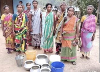 ମୋହନା ବ୍ଲକର ଖାରିକୁଆ ଗ୍ରାମବାସୀ ପିଇବା ପାଣି ପାଇଁ ଡହଳ ବିକଳ , ନାହିଁ ନଳକୂପ  କୂଅ ଓ ନଦୀର ଦୂଷିତ ପାଣି ହିଁ ଭରସା