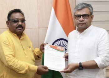 ମୋବାଇଲ ଟାୱାର ତୁରନ୍ତ ନିର୍ମାଣ ପାଇଁ କେନ୍ଦ୍ରମନ୍ତ୍ରୀ ଙ୍କୁ ସାକ୍ଷାତ କରି ପୂର୍ବତନ ବିଧାୟକ ଅନୁରୋଧ କଲେ