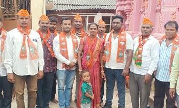 ମିଶ୍ରଣ ପର୍ବ କୁ ନେଇ ରାଜନୀତି : ବିଜେଡ଼ି ର ମିଶ୍ରଣ ପର୍ବ ସରିବାର ୨୪ଘଣ୍ଟା ନ ପୁରୁଣୁ ସରପଞ୍ଚ କହିଲେ ମୁଁ ବିଜେପି ରେ ଅଛି