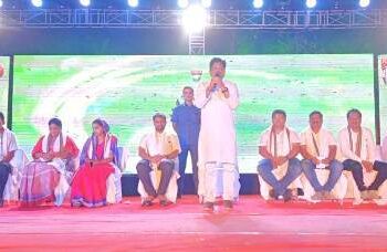 କ୍ରୀଡା ମନ୍ତ୍ରୀଙ୍କ ଦ୍ୱାରା ମାହାଙ୍ଗା ପ୍ରିମୀୟର ଲିଗ କ୍ରିକେଟ ଟ୍ରଫି ଉନ୍ମୋଚନ