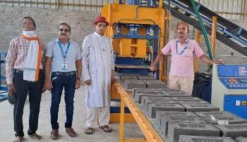 ପ୍ରୀତି ଏଣ୍ଟର ପ୍ରାଇଜର୍ଶ ପକ୍ଷରୁ ସିମେଣ୍ଟ , ଇଟା ଫ୍ୟାକ୍ଟ୍ରି ର ଉଦଘାଟନ
