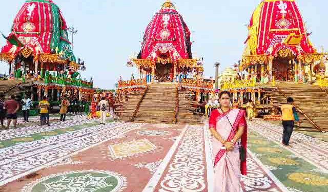 “ଜଗା ଚାକର ସଙ୍ଘ” ତରଫରୁ ରଥ ଯାତ୍ରାରେ ମାଗଣା ସେବା : ରନ୍ଧା ଖାଦ୍ୟ ଓ ପାନୀୟ ଜଳ ବଣ୍ଟନ