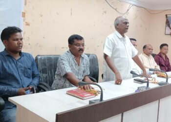 ଟନେଲ୍ କାମ ବନ୍ଦ କଲେ ଛେଳିଗଡ ବିସ୍ଥାପିତ ପରିବାର, ଥାନାରେ ଅଭିଯୋଗ କଲେ ପ୍ରକଳ୍ପ ଅଧିକାରୀ