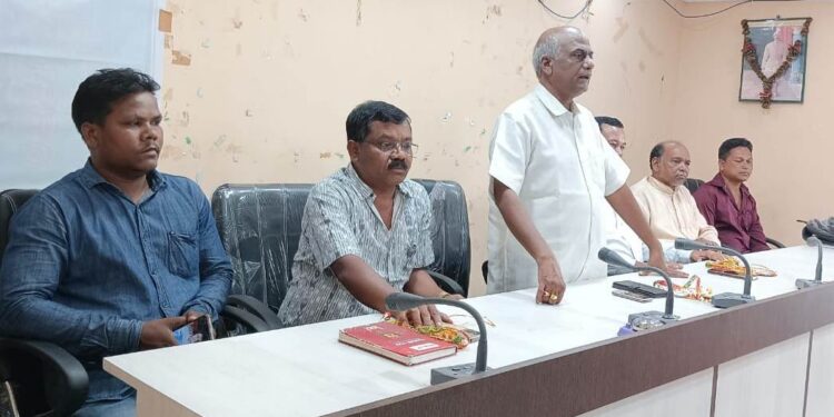 ଟନେଲ୍ କାମ ବନ୍ଦ କଲେ ଛେଳିଗଡ ବିସ୍ଥାପିତ ପରିବାର, ଥାନାରେ ଅଭିଯୋଗ କଲେ ପ୍ରକଳ୍ପ ଅଧିକାରୀ